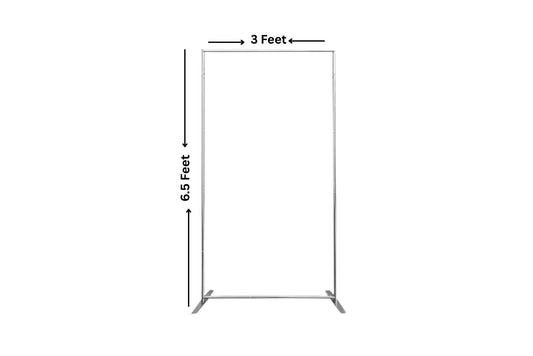 Rectangle arch small frame with sizes on a white background.